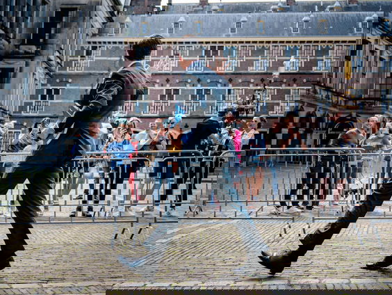 Het verleden leert dat vertrouwen in politiek terugkeert bij nieuw kabinet