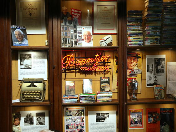 Nieuw Baantjer-boek over geweld tegen politie