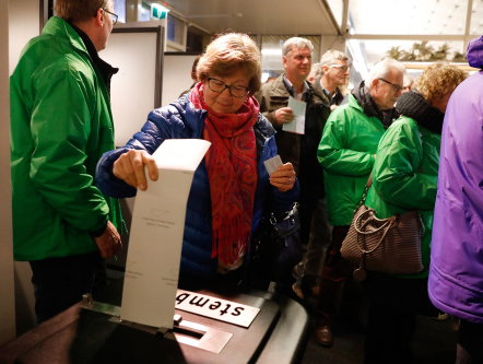 Verkiezingsdag is begonnen, eerste stemlokalen zijn geopend