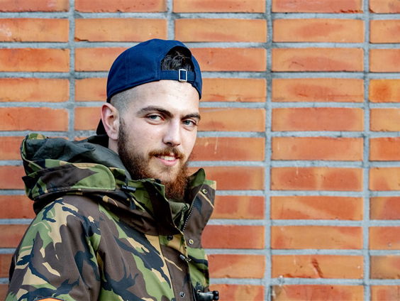 Ex-lachgaskoning Deniz Üresin strijdt nu tégen ballonnetjes