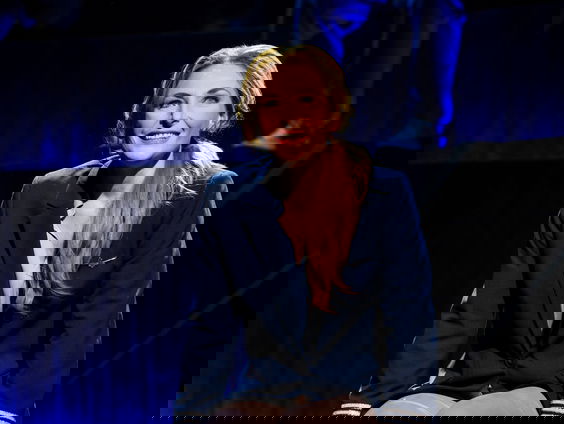 Kunststof - Willemijn Verkaik, zanger en musicalacteur