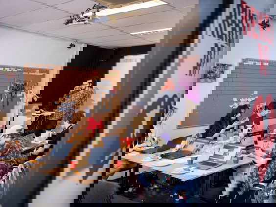 ROOD, jong en niet meer in de SP