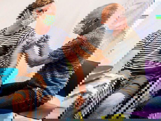 Kabinet overweegt maatregelen om coronabesmettingen tegen te gaan