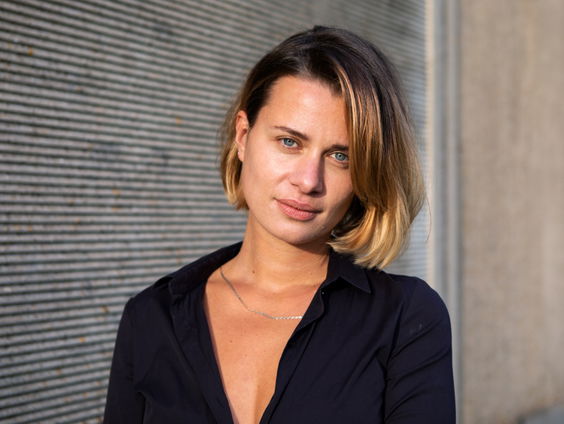 Kunststof - Dieuwertje Heuvelings, schrijver