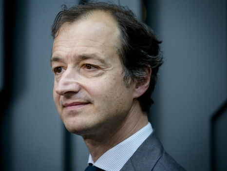 "Wiebes heeft het politiek gevoel van een kist makreel"