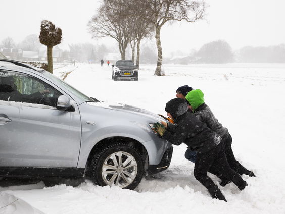 Rijkswaterstaat: ga niet onnodig de weg op