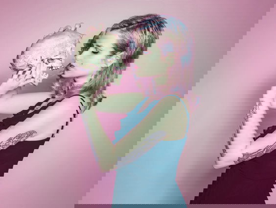 Claudia is 'deathfluencer': 'Overwin je angst en ga de confrontatie met sterfelijkheid aan'