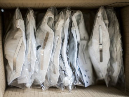 800.000 mondkapjes aangekomen op Schiphol