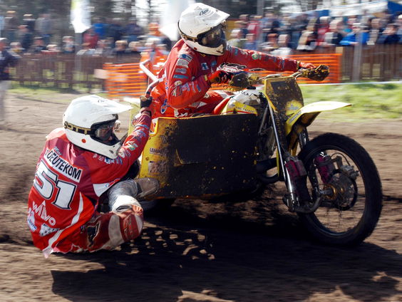 Van wereldkampioen zijspancross naar dakdekker