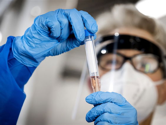 Ook huisartsen met voorrang gevaccineerd, Ella Kalsbeek (voorzitter LHV) legt uit hoe