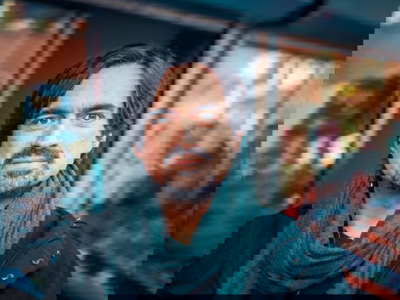 Kunststof - Eric de Vroedt, regisseur en artistiek directeur