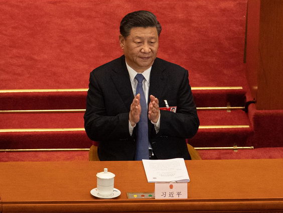 China laat de spierballen rollen