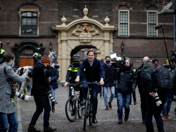 Analyse: Waarom is de val van het kabinet pas maanden na het rapport?
