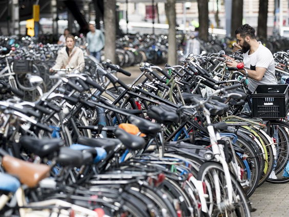 Onderzoek AMS Institute: Gejatte fietsen in Amsterdam blijven in de stad