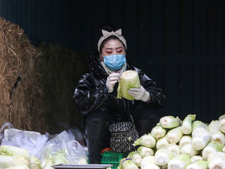 Chinese economie voor het eerst in decennia gekrompen