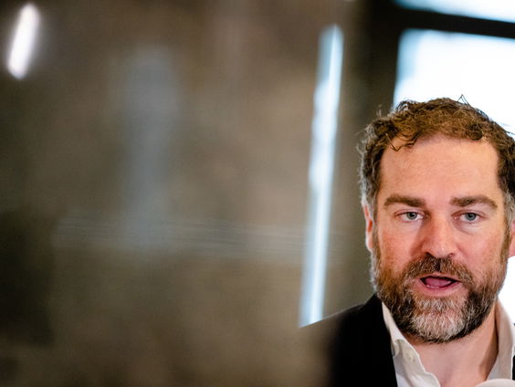 Klaas Dijkhoff (VVD) hekelt discussie over vaccinatieplicht