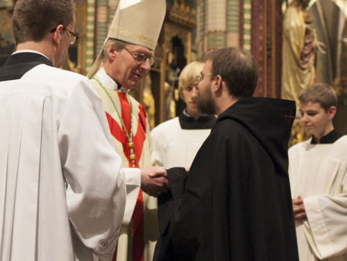 Is gebedsdienst op Roze Zaterdag een goed idee?