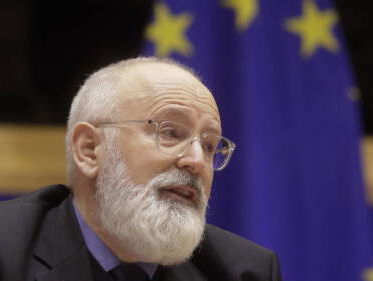 Eurocommissaris Timmermans: Verkiezingen gaan te veel over corona