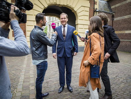 Moet de PvdA meeregeren?