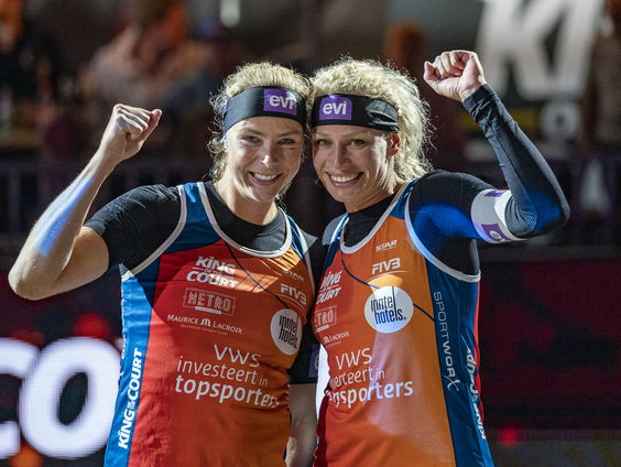 Bikini of niet? De Nederlandse beachvolleybalsters gaan naar Qatar