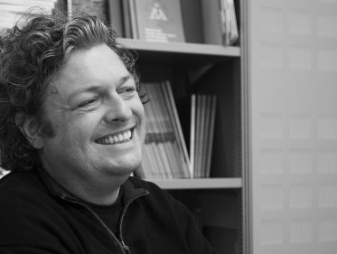 Musicoloog Henkjan Honing ontleedt de mens tot 'muzikaal dier' in zijn boek 'Aap slaat maat'