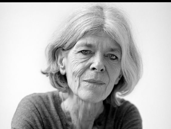 Kunststof - Anna Enquist, dichter en schrijver