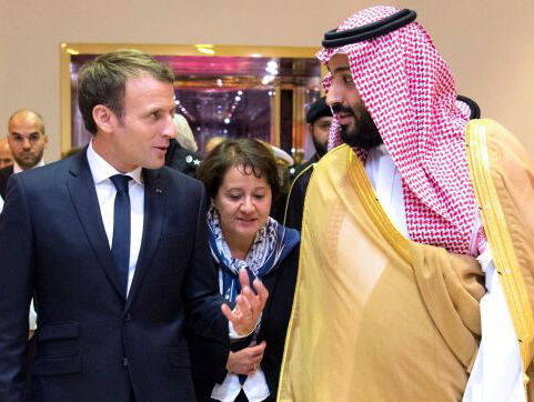 Verrassingsbezoek Macron aan de kroonprins van Saudie-Arabië