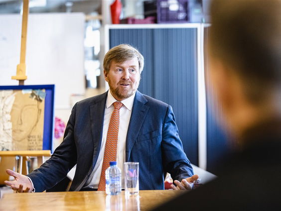 Stand.nl: De koning moet weer het startpunt worden van de formatie