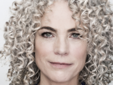 Eigen jeugd legde de basis voor debuutroman Antoinette Beumer