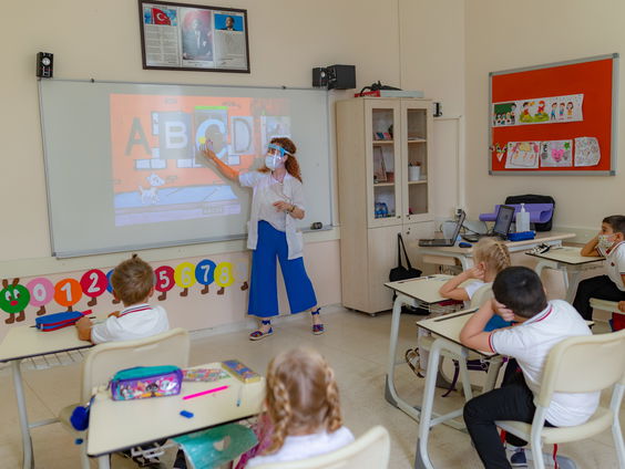 Veel meer kinderen zitten thuis, volgens oudervereniging Balans