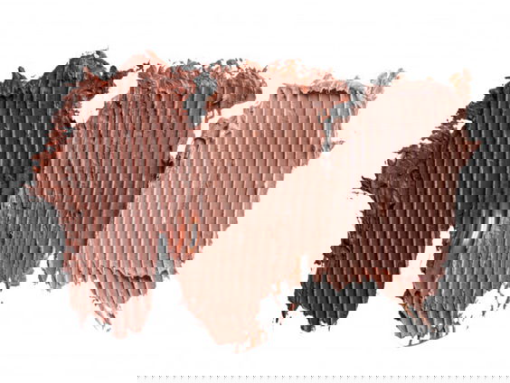 Stelling: Make-up merken die niet alle kleuren make-up aanbieden moeten geweerd worden uit de schappen