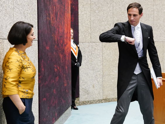 Minister Hoekstra: 'De financiën zijn goed op orde, maar de getallen zijn wel onzeker'