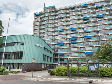 Vondelflat-directeur Lugies sleept hoogbejaarde bewoners voor de rechter