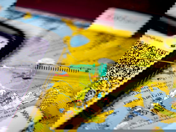 Is boosterprik wel nodig om te blijven reizen?