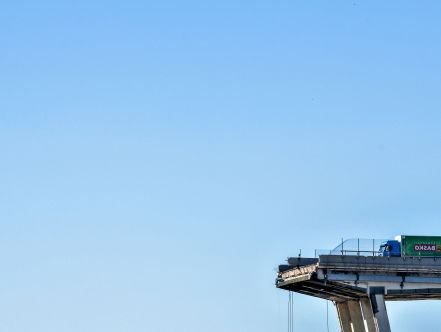 Maand na bruginstorting Genua: gesteggel over verantwoordelijkheid