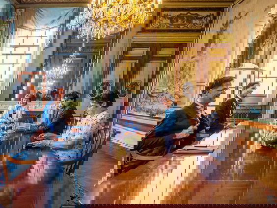 De formatie en de stoelendans van het demissionaire kabinet