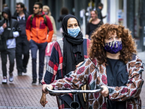 Stand.nl: De mondkapjesplicht moet worden uitgebreid
