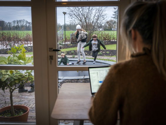 Moeten verplicht thuiswerken worden vastgelegd in de wet?