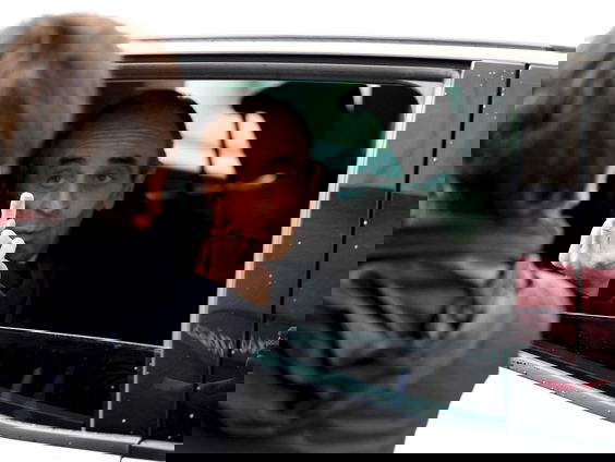 Presidentskandidaat Zemmour ligt onder vuur en neemt de vlucht naar voren