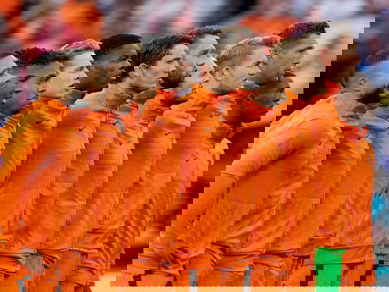 Chris van Nijnatten schreef een boek over Oranje: 'De liefde voor het Nederlands Elftal is niet zo groot, dat vind ik onterecht'