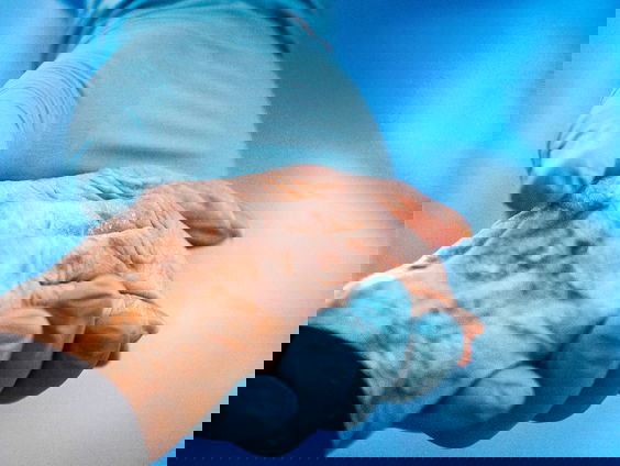 Thuiszorg zit overvol en collega's vallen bij bosjes om: wijkverpleegkundigen luiden noodklok