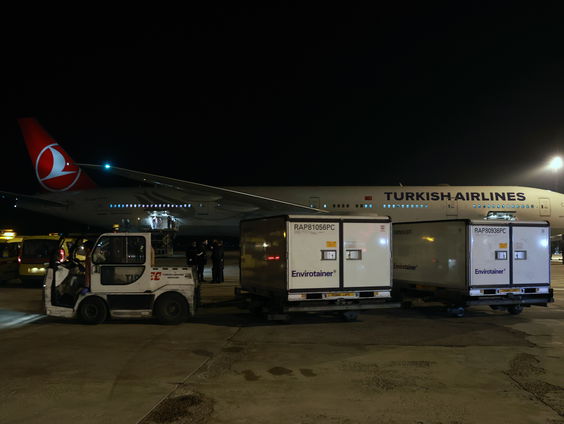 Hoe gaat het met het vaccineren in Suriname en Turkije?