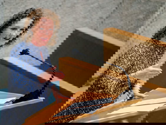 Kamerlid én staatssecretaris: kan dat wel? Nee, zegt Renske Leijten