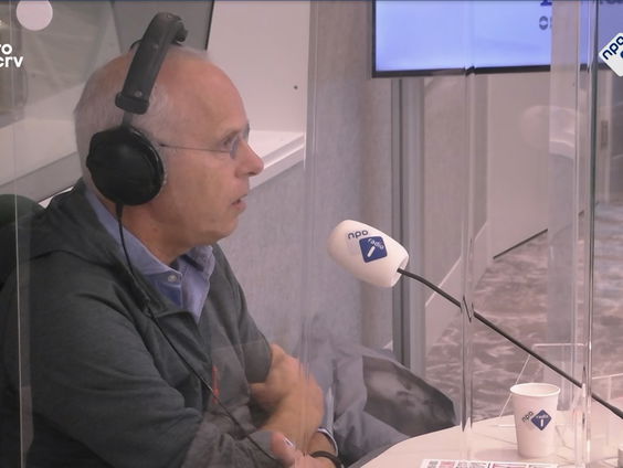 Ewoud Sanders over zijn boek Lachen om Levie