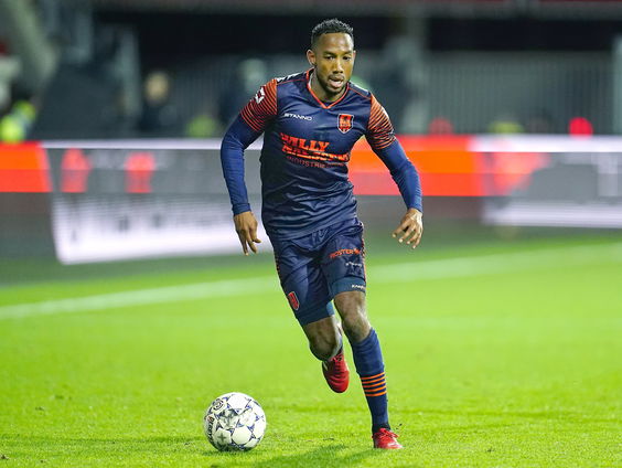 Voetballer Sporkslede is ook ondernemer met De Ligt en Coutinho als klanten