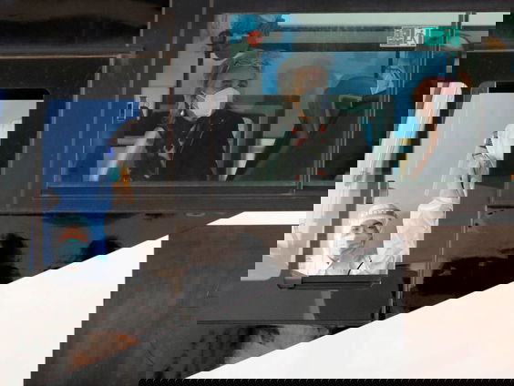 Onderzoekers komen aan in Wuhan