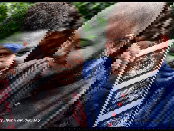 Non-binair, trans en zwanger! Ryan en David zitten op een roze wolk en vertellen over hun verhaal en de s ...