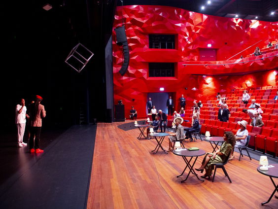 Theatervoorstelling over pleegouderschap in Zuidplein Theater