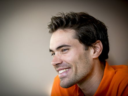 Wielrenner Tom Dumoulin eindelijk weer op de fiets