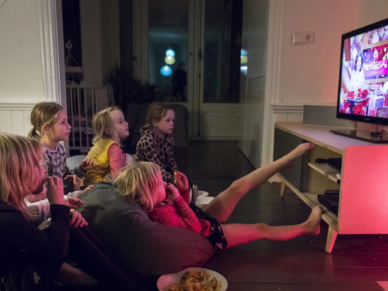 Meer luisteraars en kijkers, maar minder reclame-inkomsten